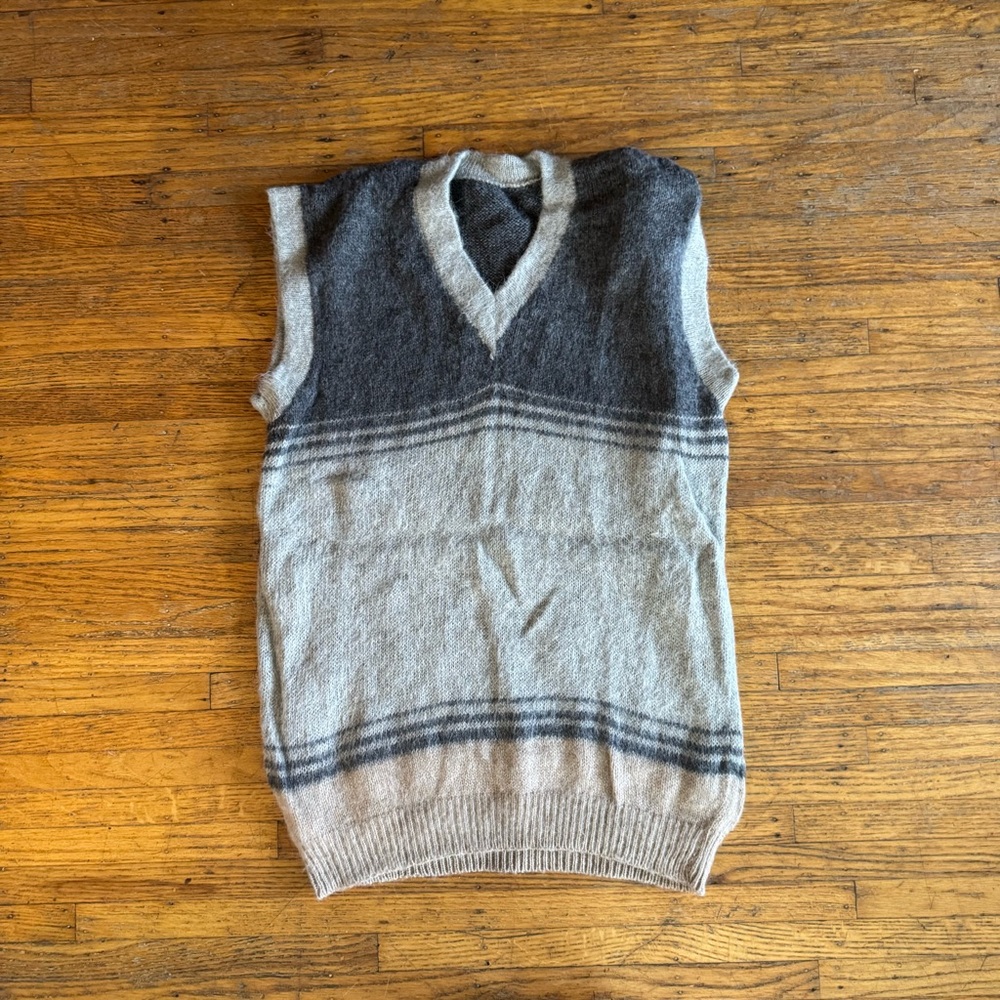 SWEATER VEST
